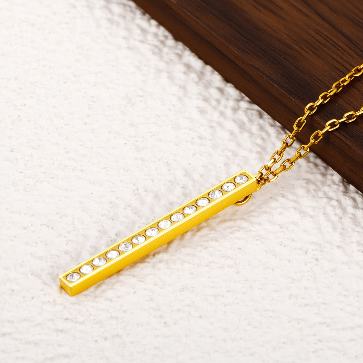 镀金镶砖方块吊坠