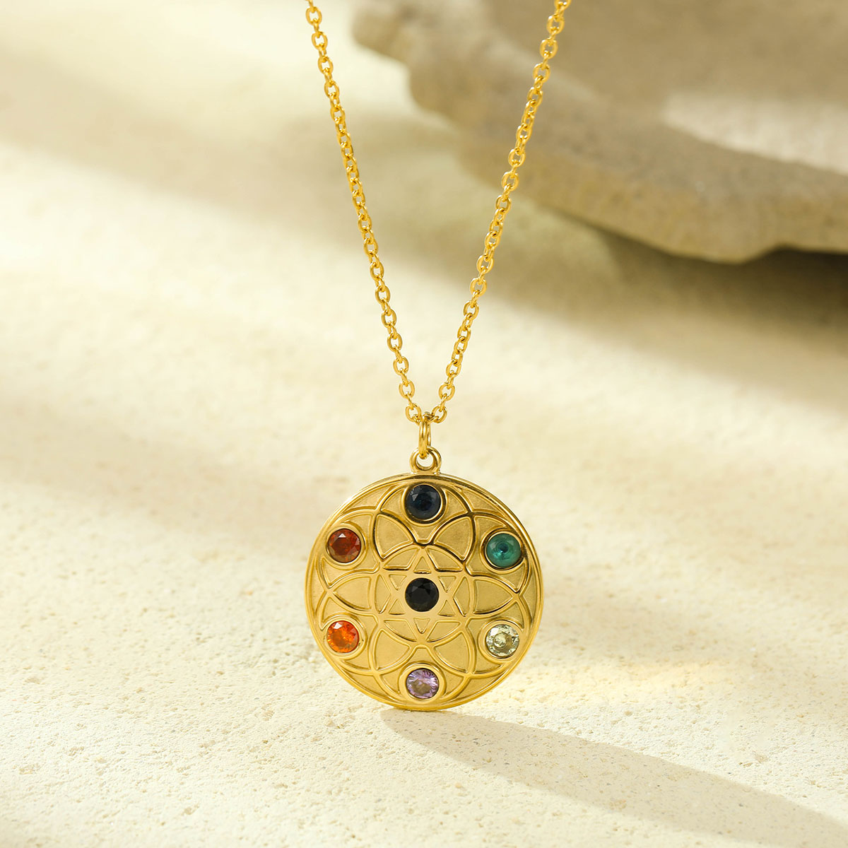 浮雕脉轮标志7彩宝石吊坠